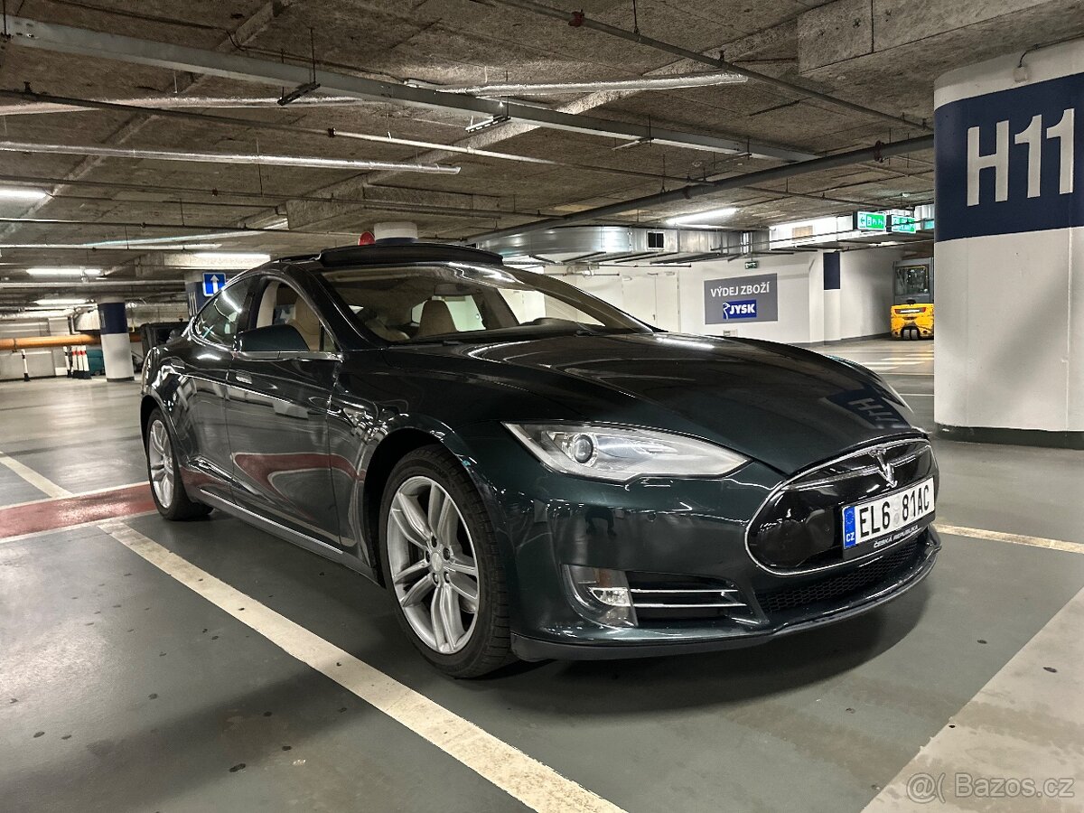Tesla Model S