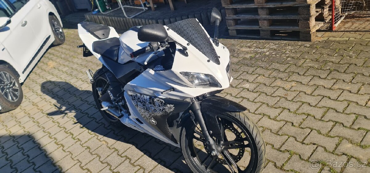 YAMAHA YZF 125 9000 KM