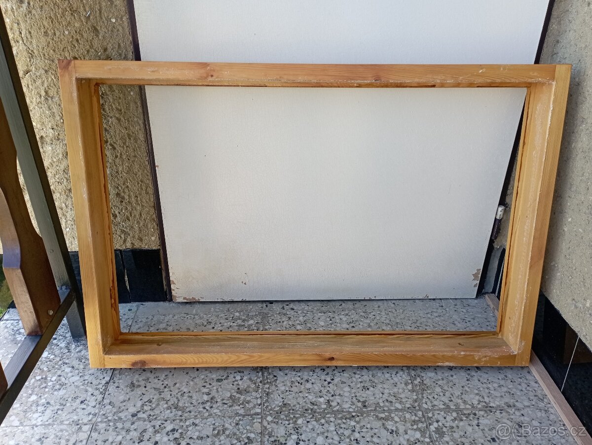 Nový dřevěný rám pro osazení okna,  3 ks, rozměr 89cm x 59cm