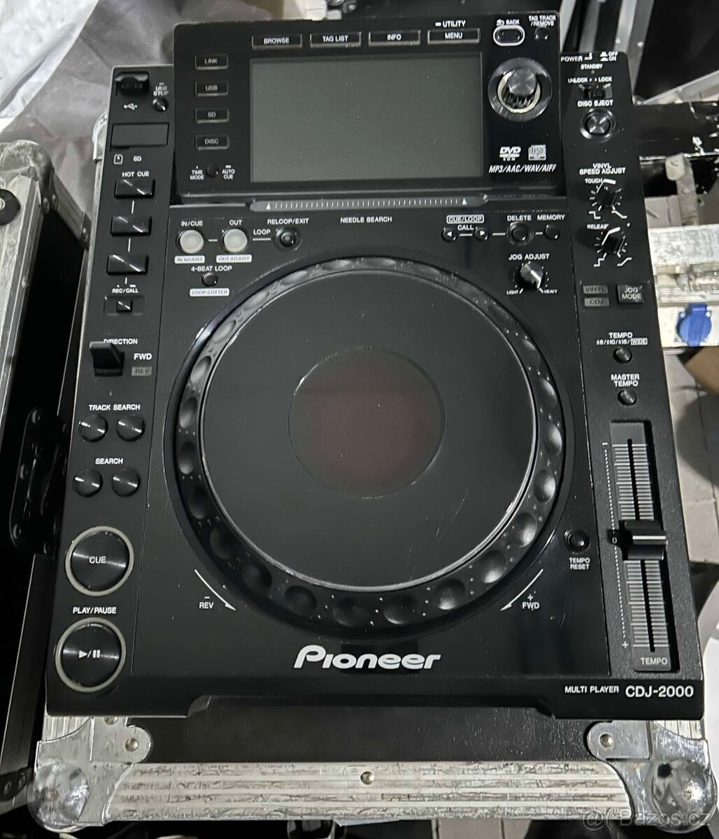 1 x Pioneer cdj 2000 vc case