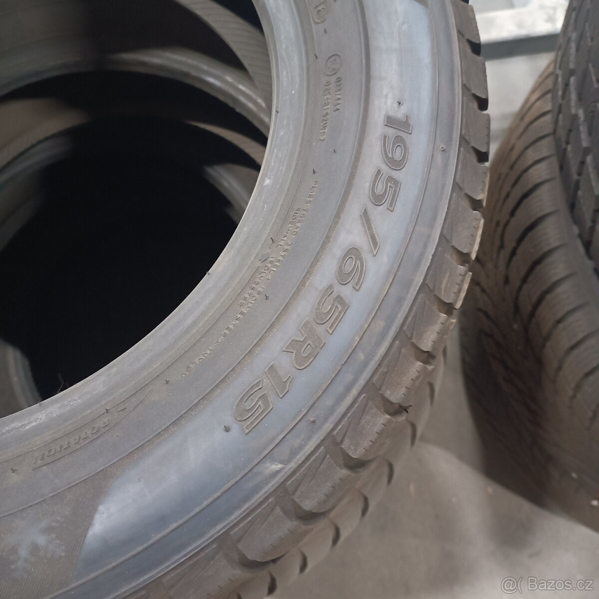 Zimní pneu 195/65R15-91T