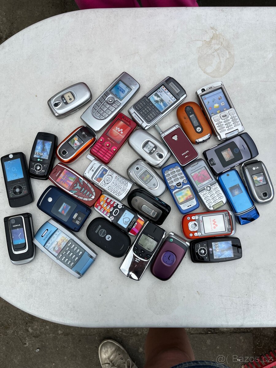 Přesné makety mobilních telefonů