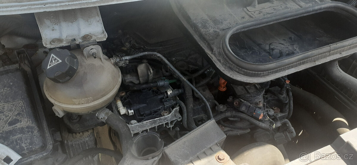 Motor + převodovka 2.0HDI o výkonu 94kW, typ motoru AHZ