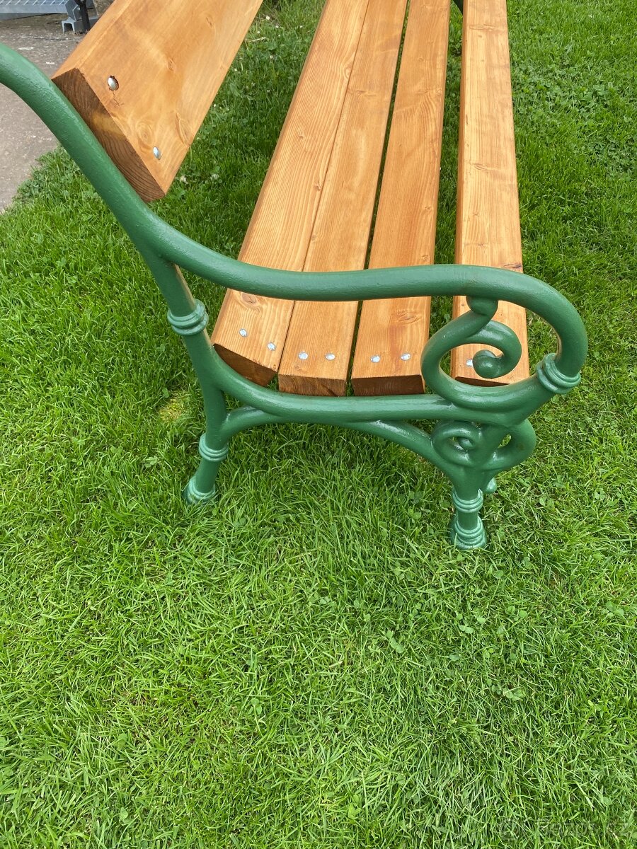 Zahradni litinova lavicka