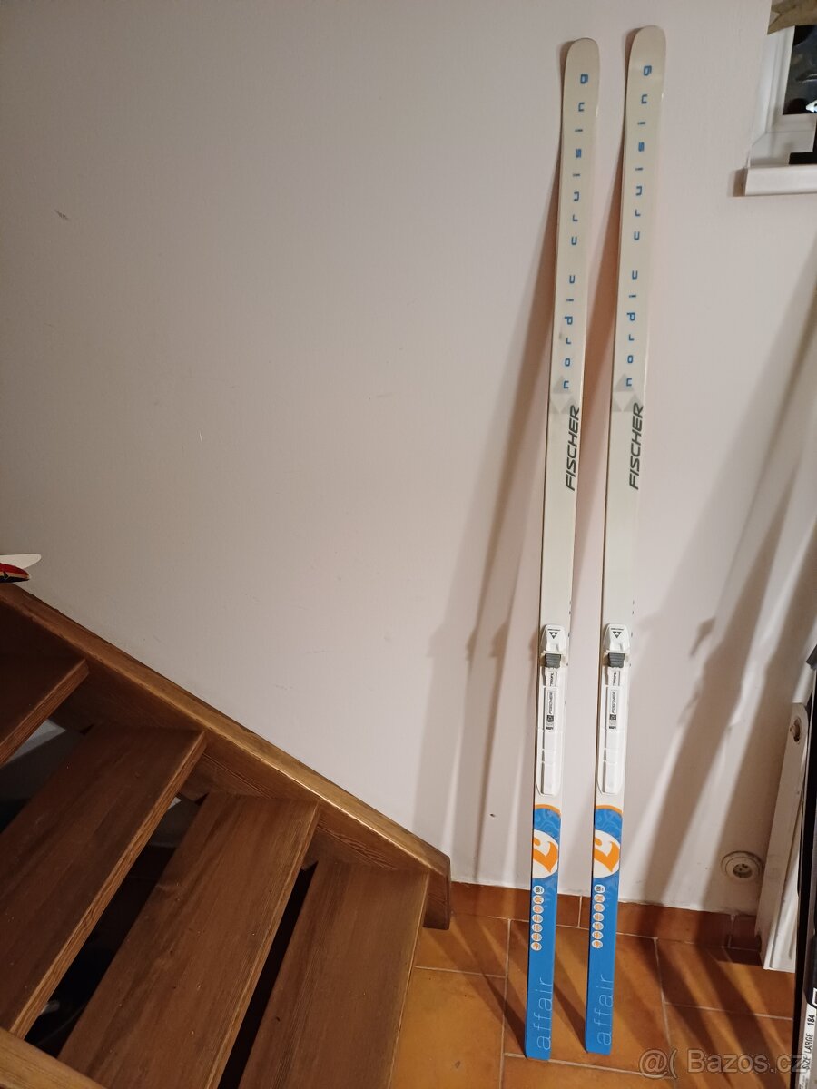 Běžky Fischer 184 cm bez šupin s vázáním SNS