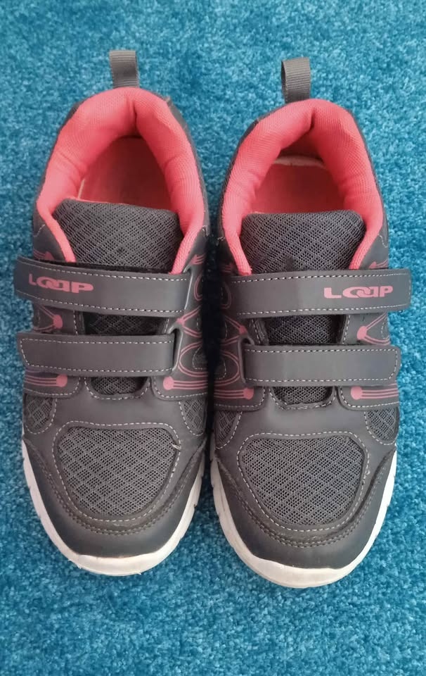 Sportovní boty zn. Loap vel. 35