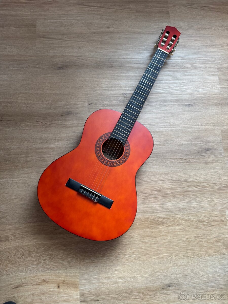Prodám klasickou kytaru Stagg C442