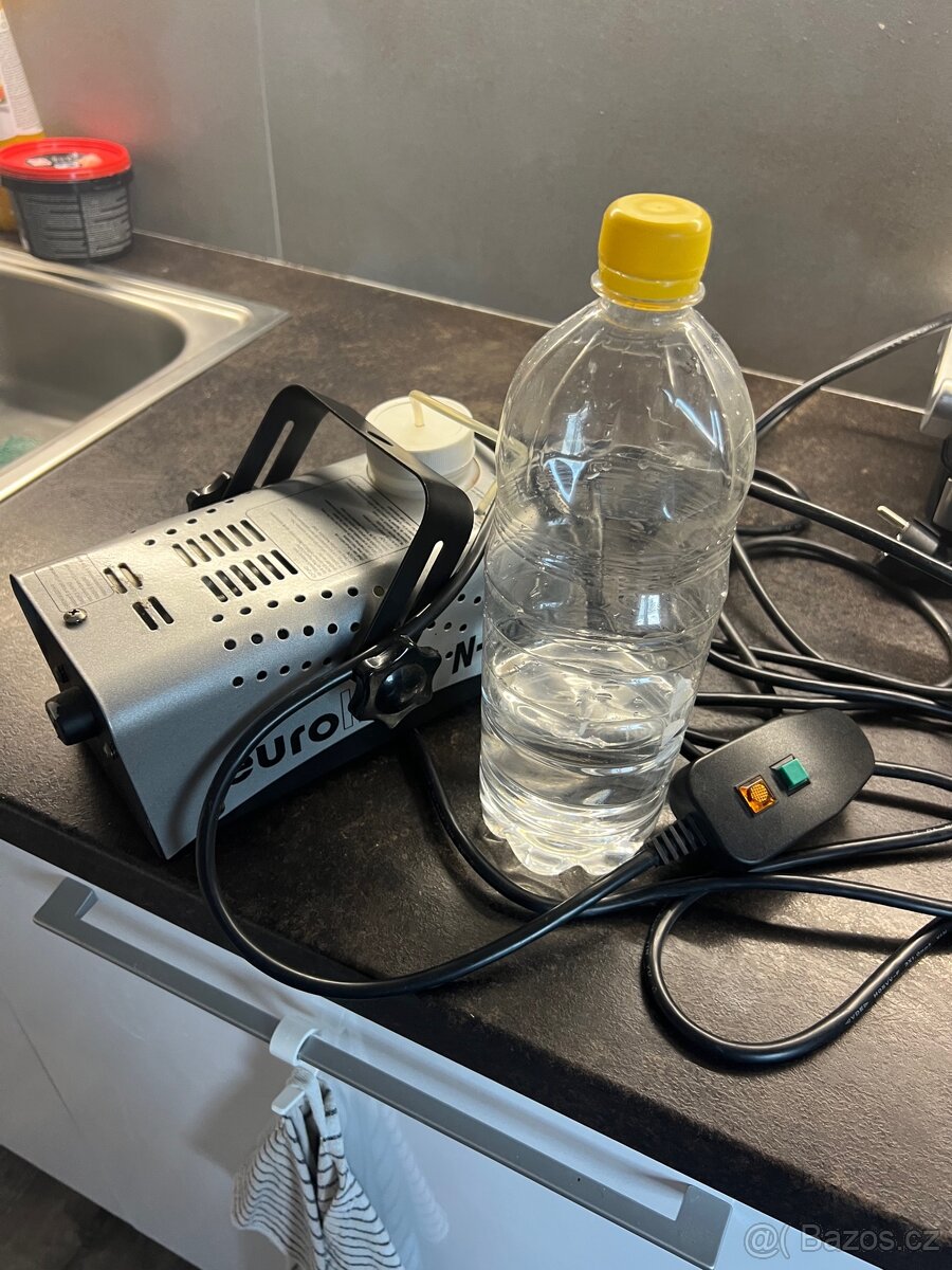 Vyrobnik mlhy, mlhovac Eurolite N-10 + zbytek kapaliny