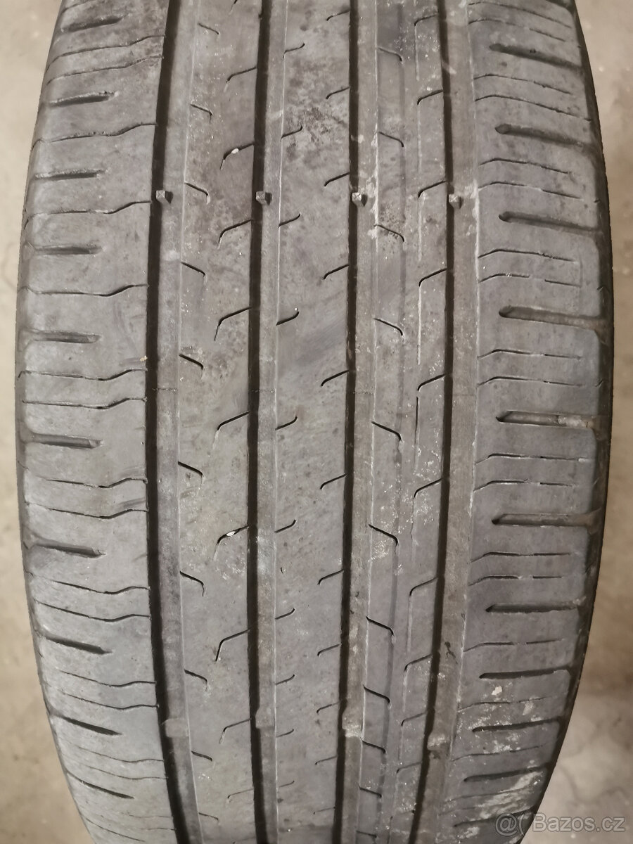 235/55/18 Continental
