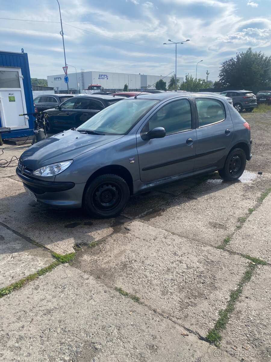 Prodám Peugeot 206,1.4 benzin r.v.2006