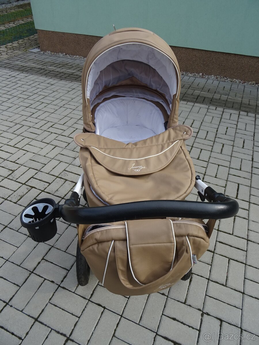 Trojkombinace Junama