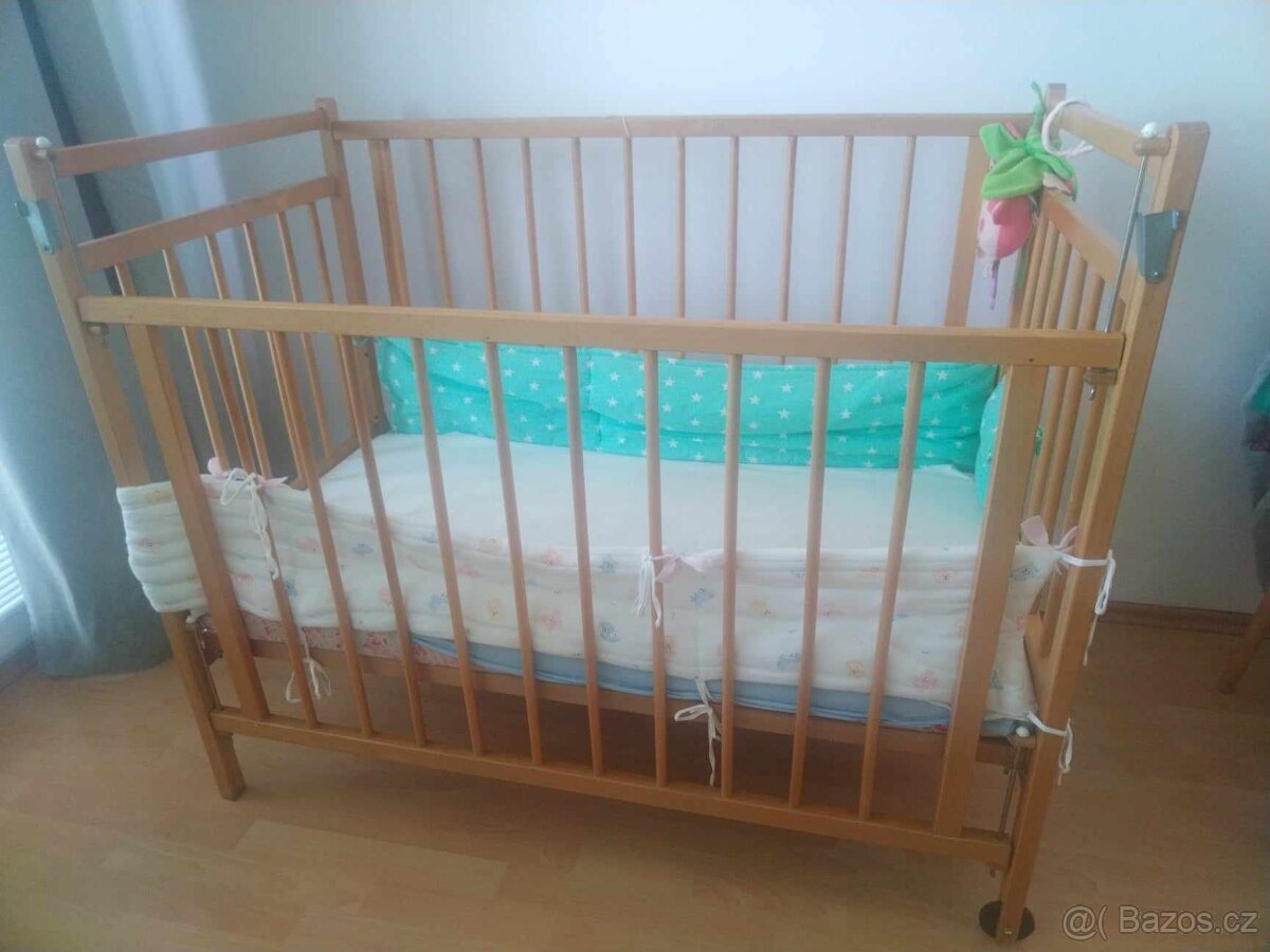 Postýlka dřevěná