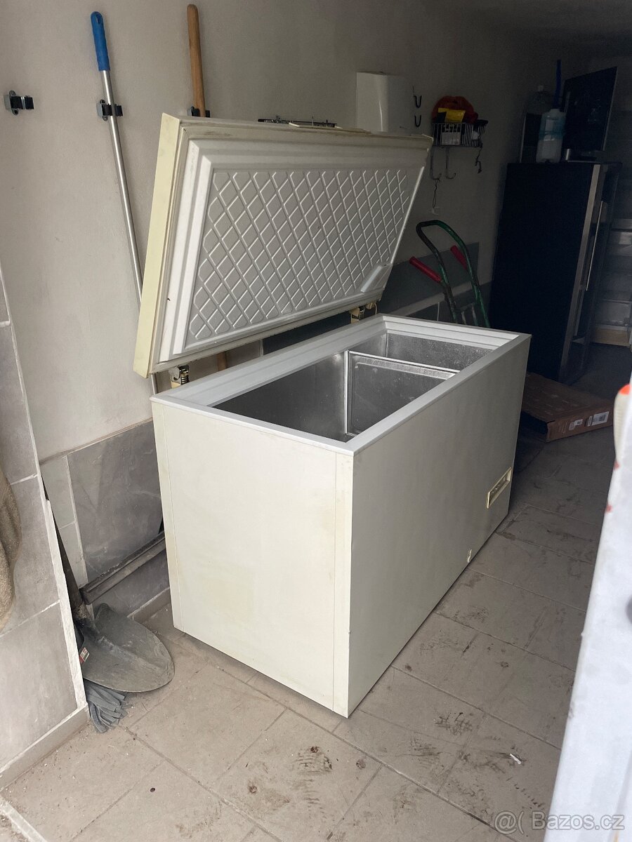 Mrazak Gorenje 300litru