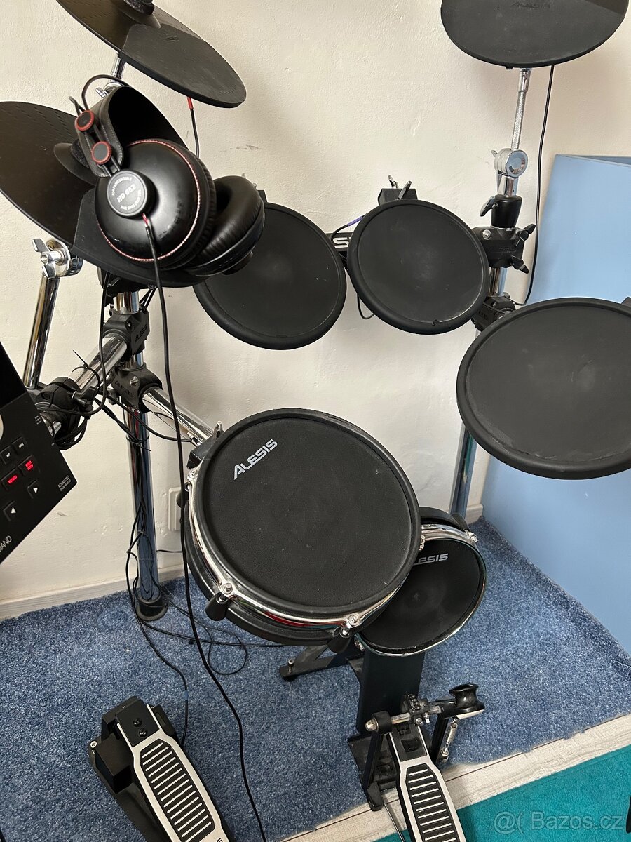 Bicí Alesis advanced drum module command