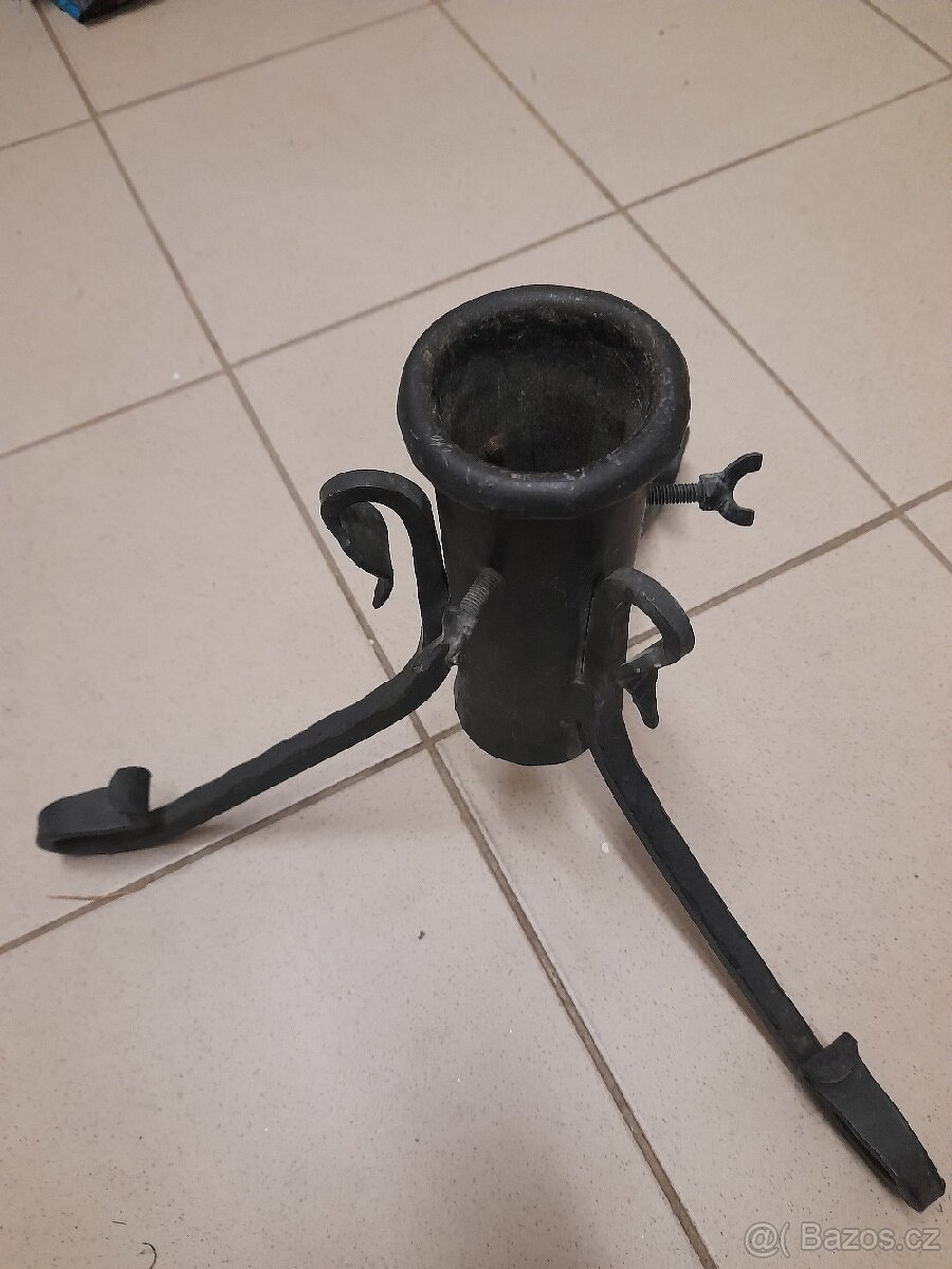 Stojan na stromek