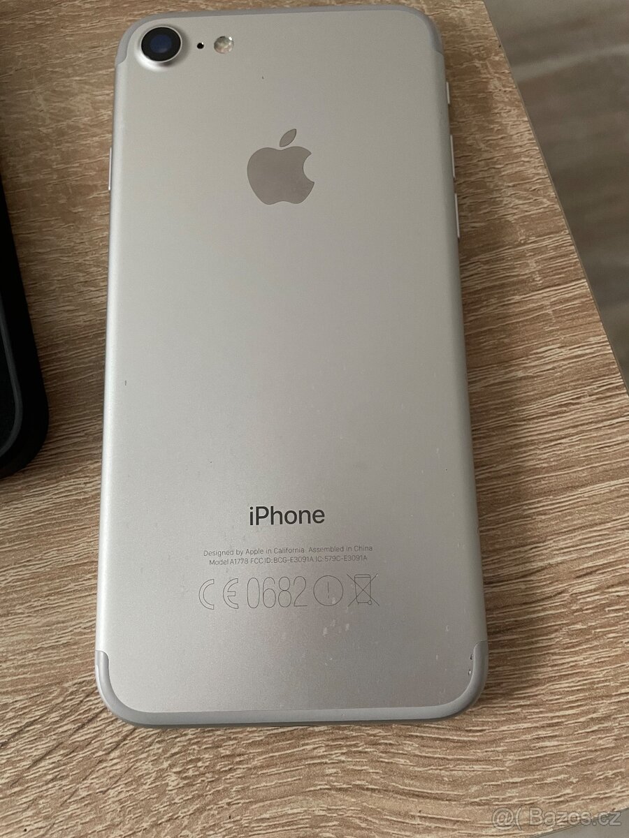 Mobilní telefon