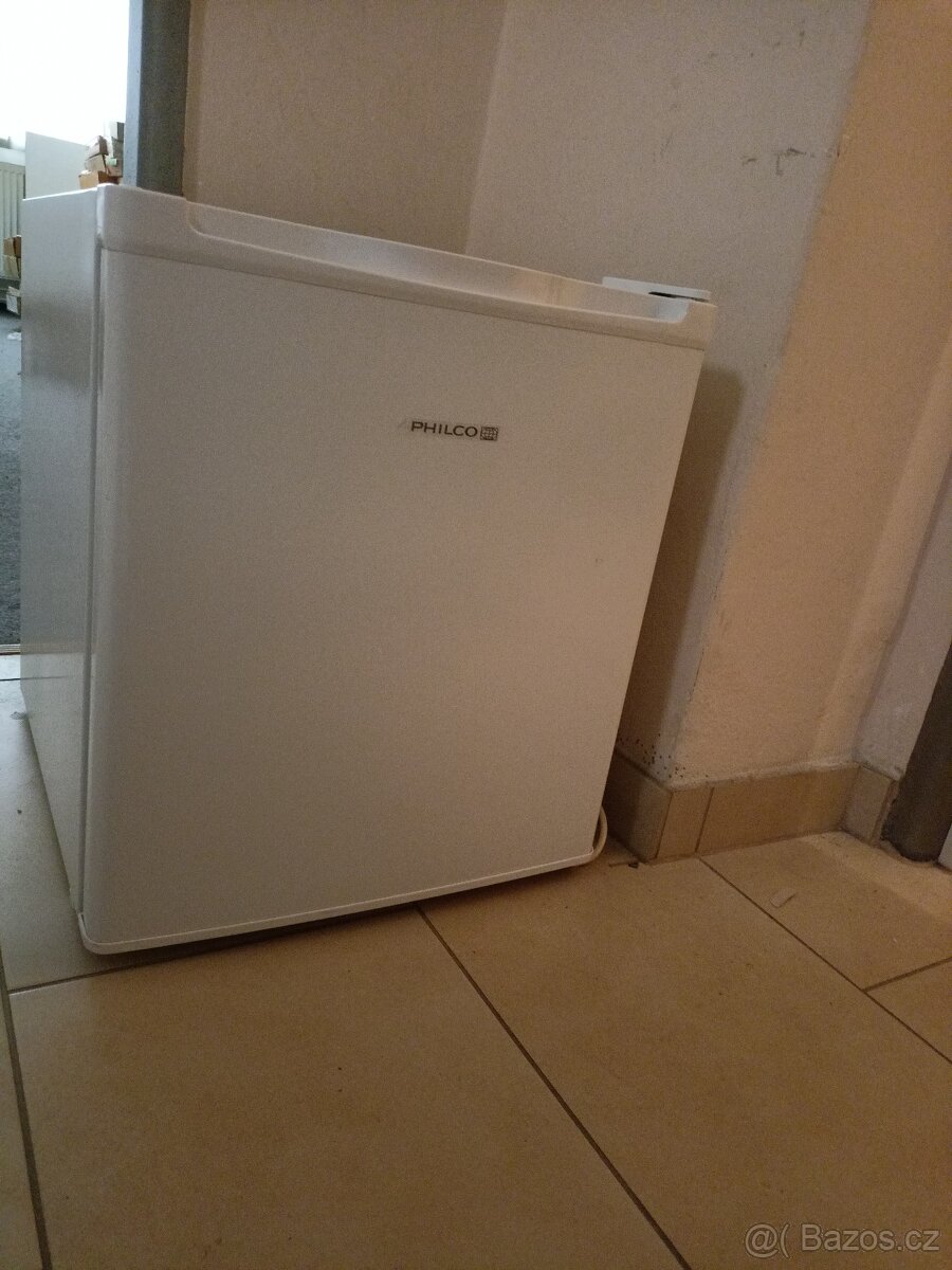 Malá lednička Philco PSB401W