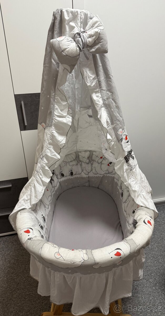 Proutěný košík pro miminko