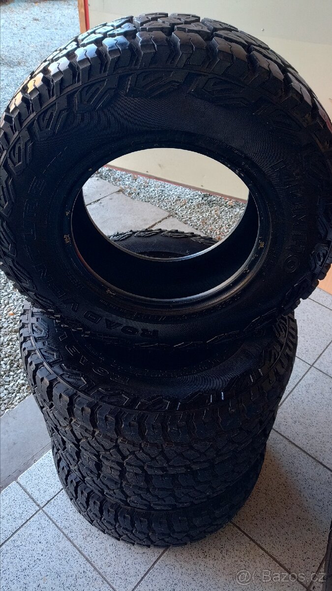 Celoroční pneu 265/70 R16 Kumho RoadVenture MT 51 M+S