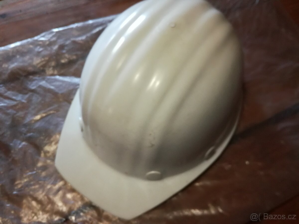 Elektrikářská přilba