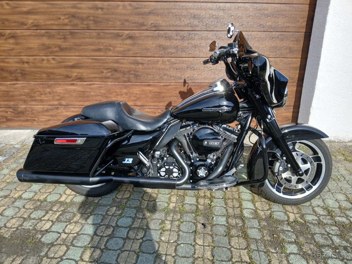 Harley-Davidson FLHX Street Glide 103