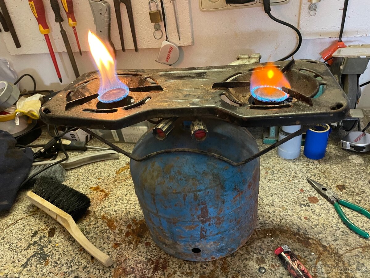 PLYNOVÝ VAŘIČ S BOMBOU