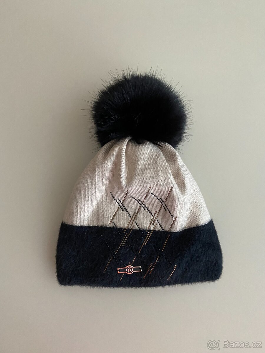 Nová krásná zimní dámská čepice