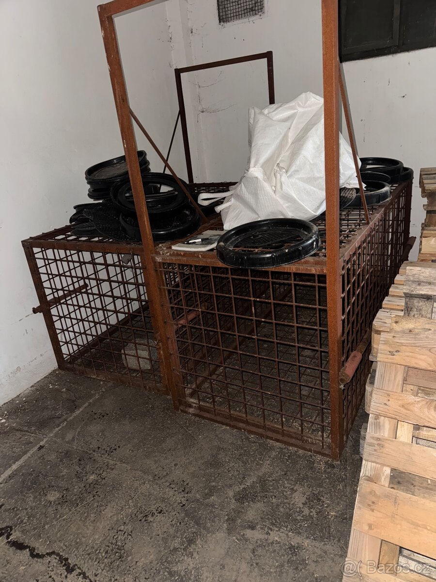 Klece na prasata / chytací zařízení