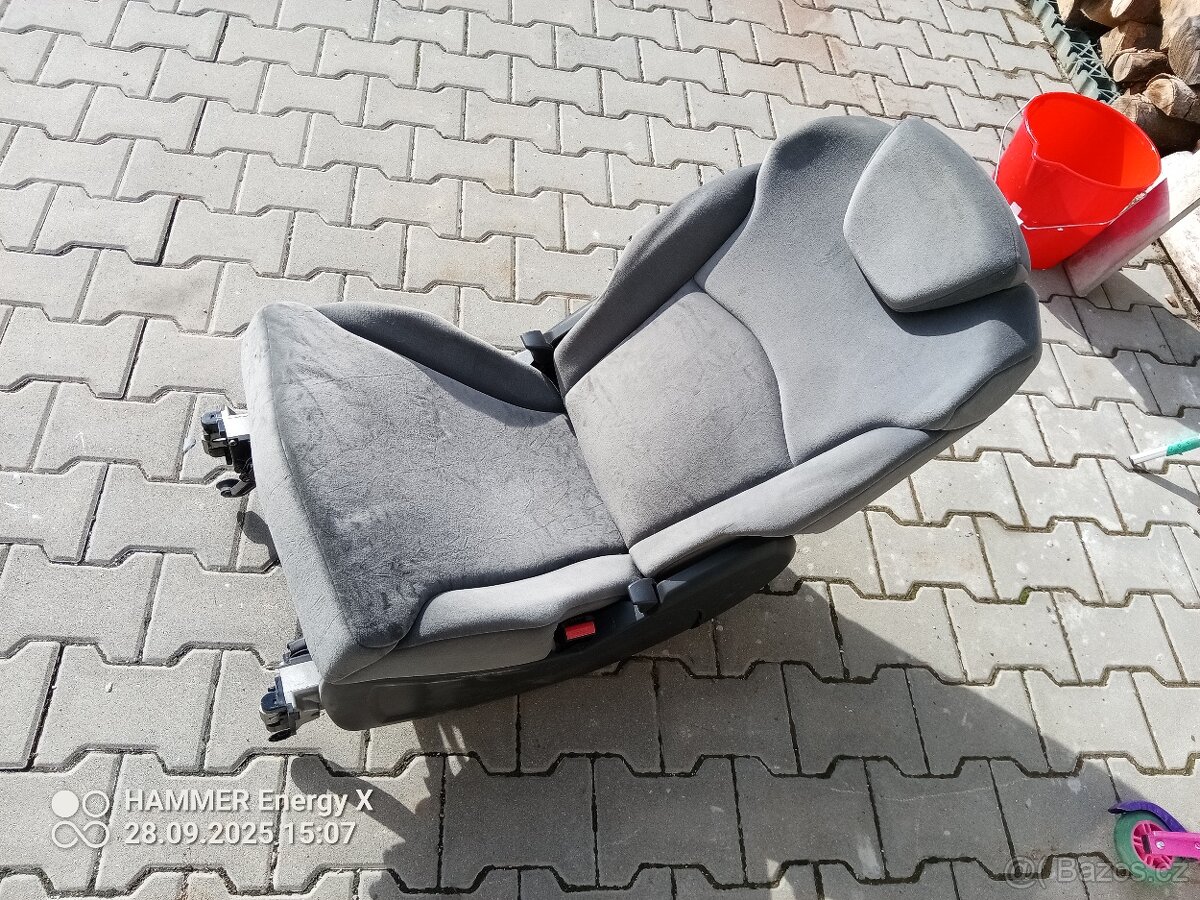 Zadní sedačka Citroen C8