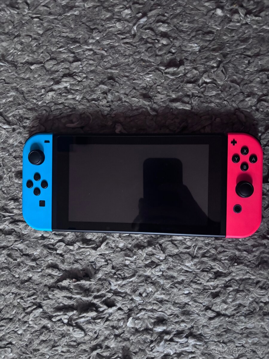 Nintendo switch + příslušenství