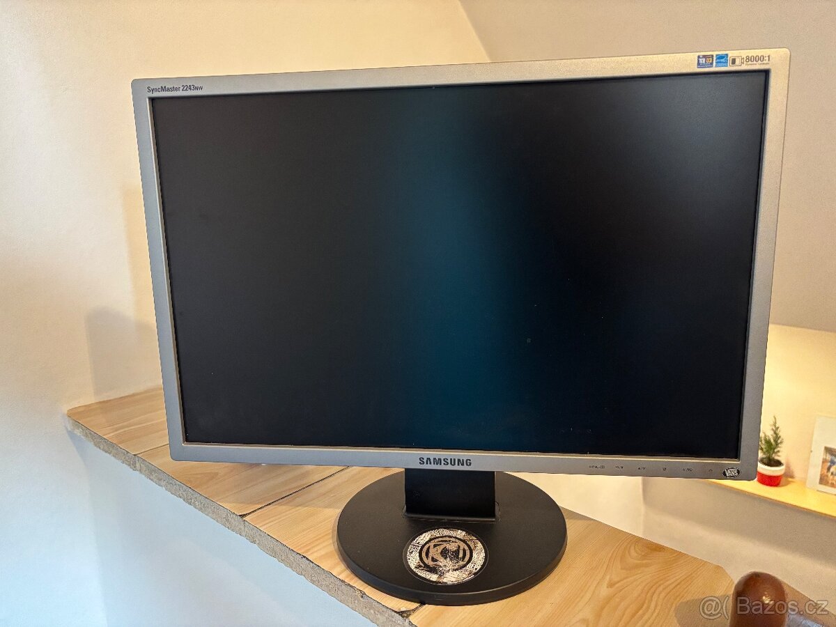 LCD monitor Samsung SyncMaster 2243NW