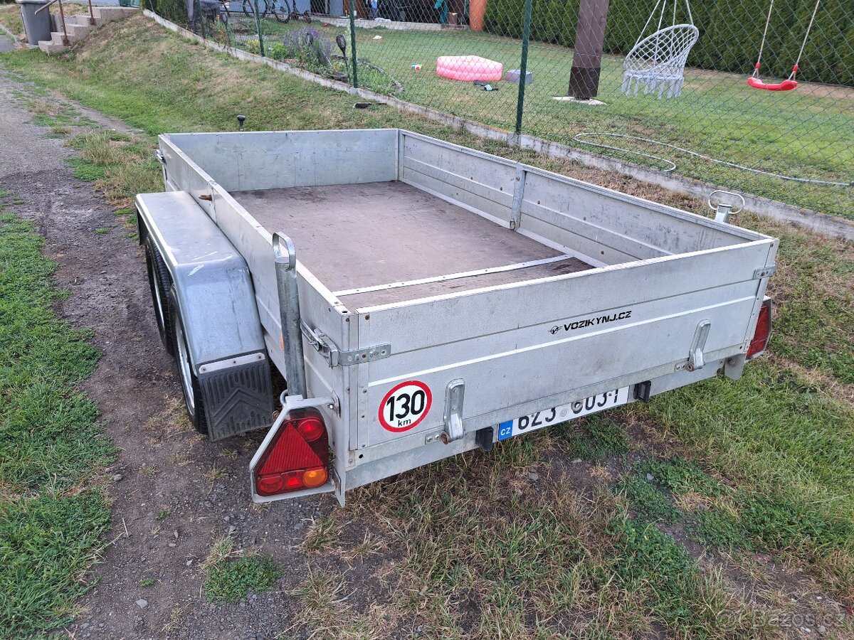 Přívěsný vozík