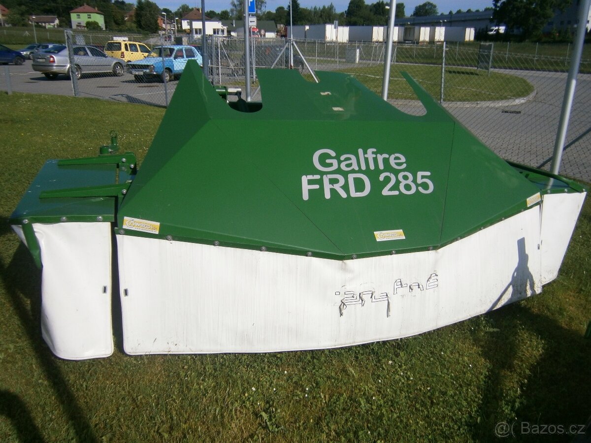 Čelně nesený žací stroj Galfre FRD 285