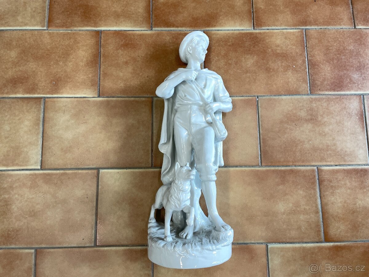 Velká porcelánová socha Muž se psem Royal DUX