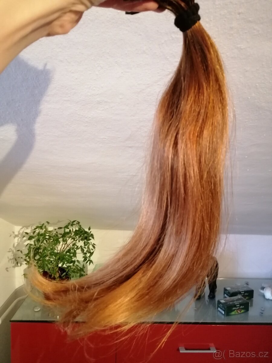 Krásné východoevropské vlasy k prodloužení
