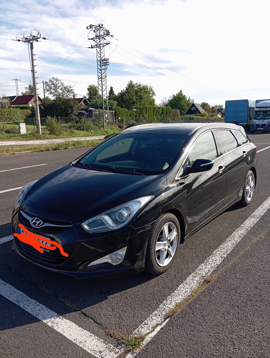 Hyundai i40 Vadný motor . Na náhradní díly