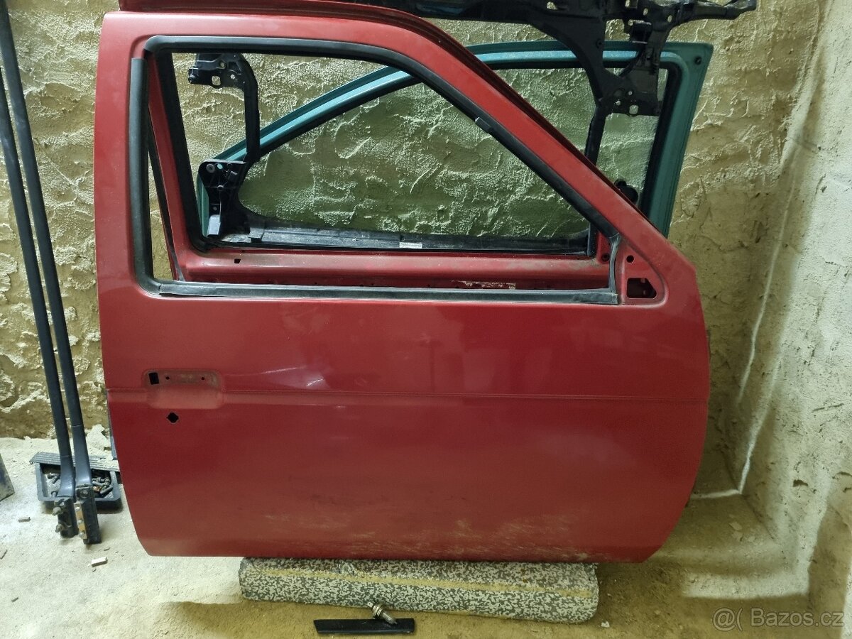 Nissan Terrano WD21 I, dveře, šíbr, tažné, náprava samosvor