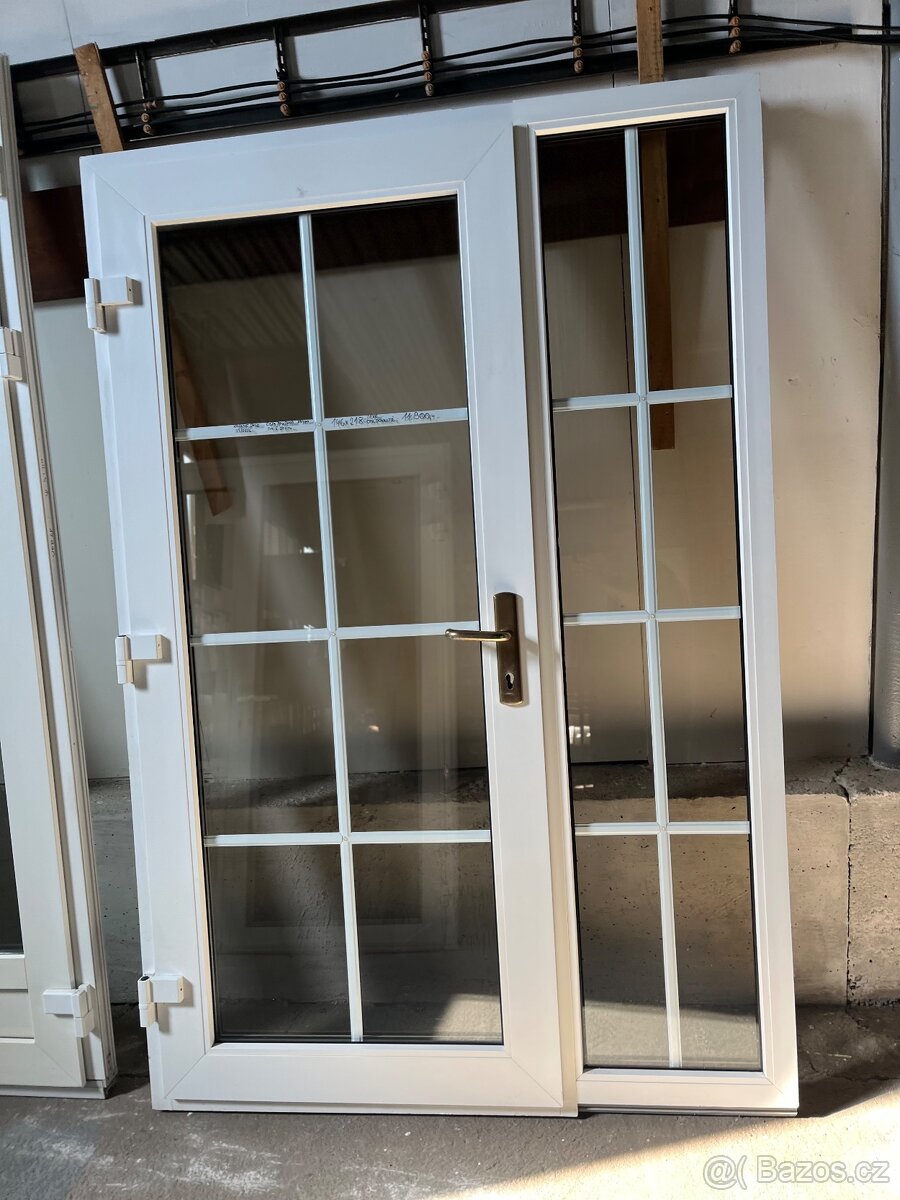 VCHODOVÉ PLASTOVÉ DVEŘE S BOČNICÍ 146x218-PLZEŇ