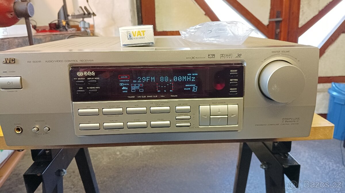 Krásný hifi receiver JVC RX 6001 R s dálkovým ovladačem