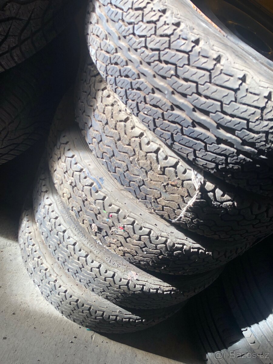 KOLA ŠKODA R14 NA STAROU ŠKODOVKU LEVNĚ