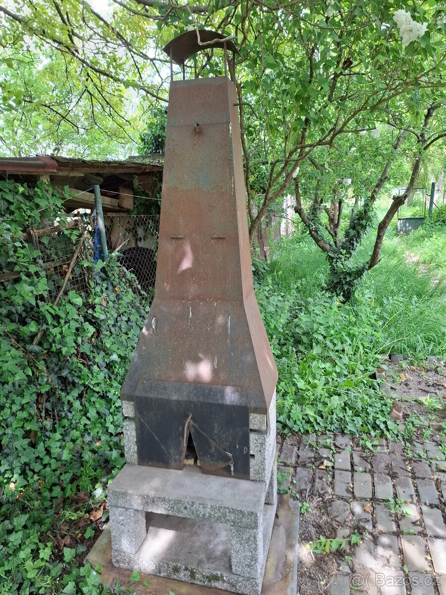 Zahradní betonový gril