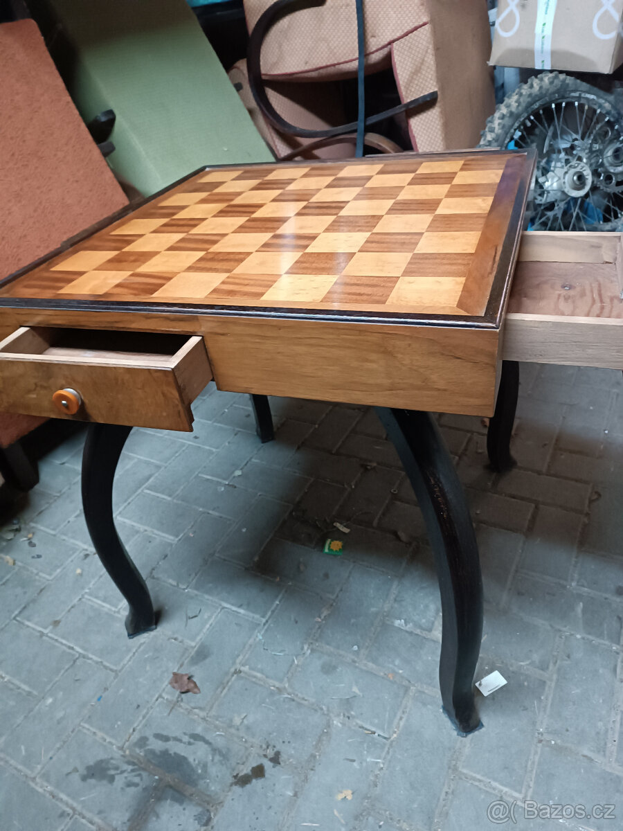 Starožitný karetní stolek se šachovnicovou deskou - Art Deco