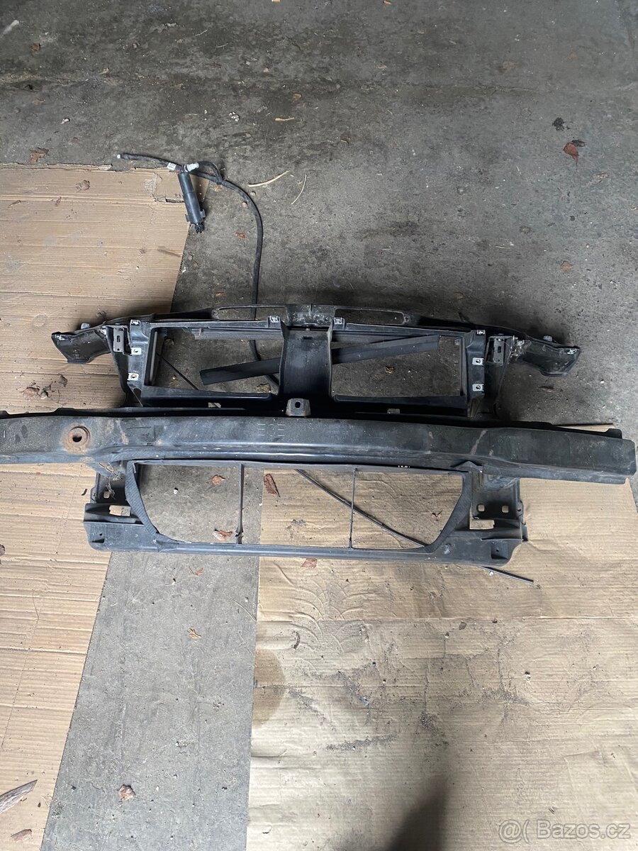Bmw e90 lci přední výstuha