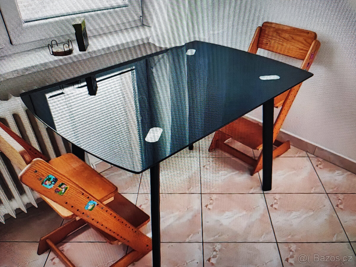 Skleněný jídelní stůl 120x80
