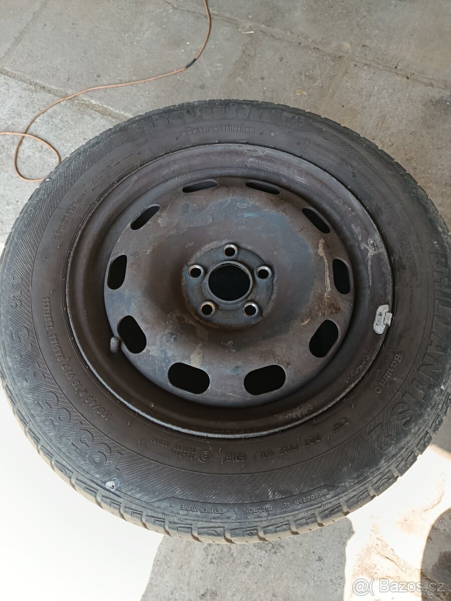 Škoda Octavia 1 letní kola 195/65/15 rozteč 5x100