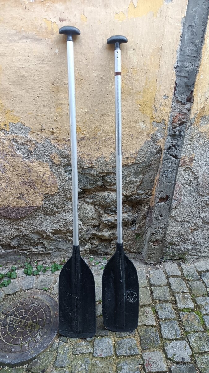 Padlo na kanoe či rafty 2 ks