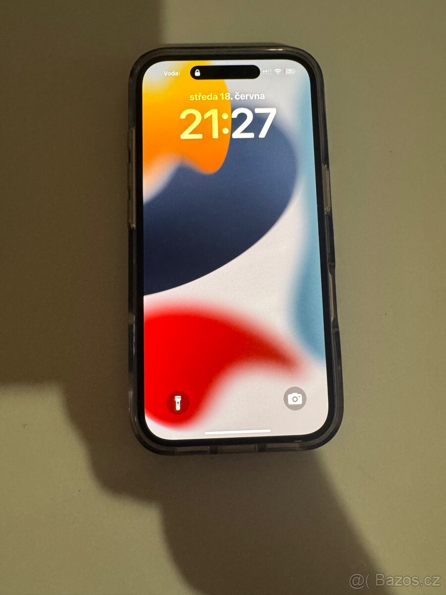 iPhone 16 modrý