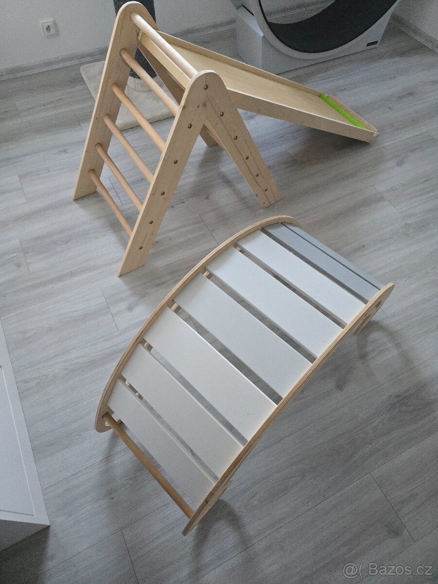 Montessori houpačka, skluzavka a trojúhelník
