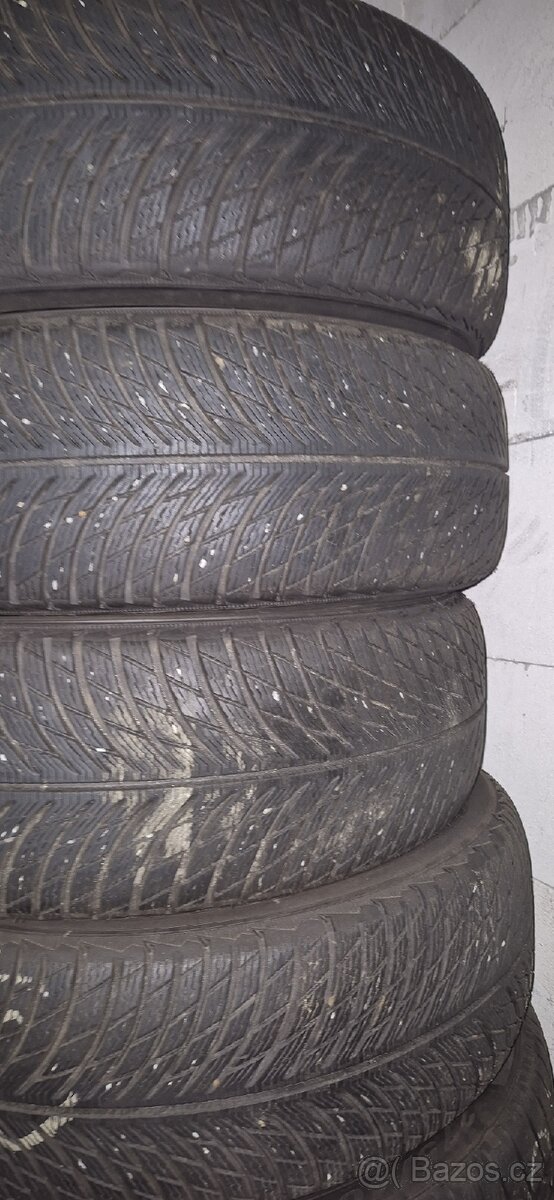 235/60 R 17 zimní