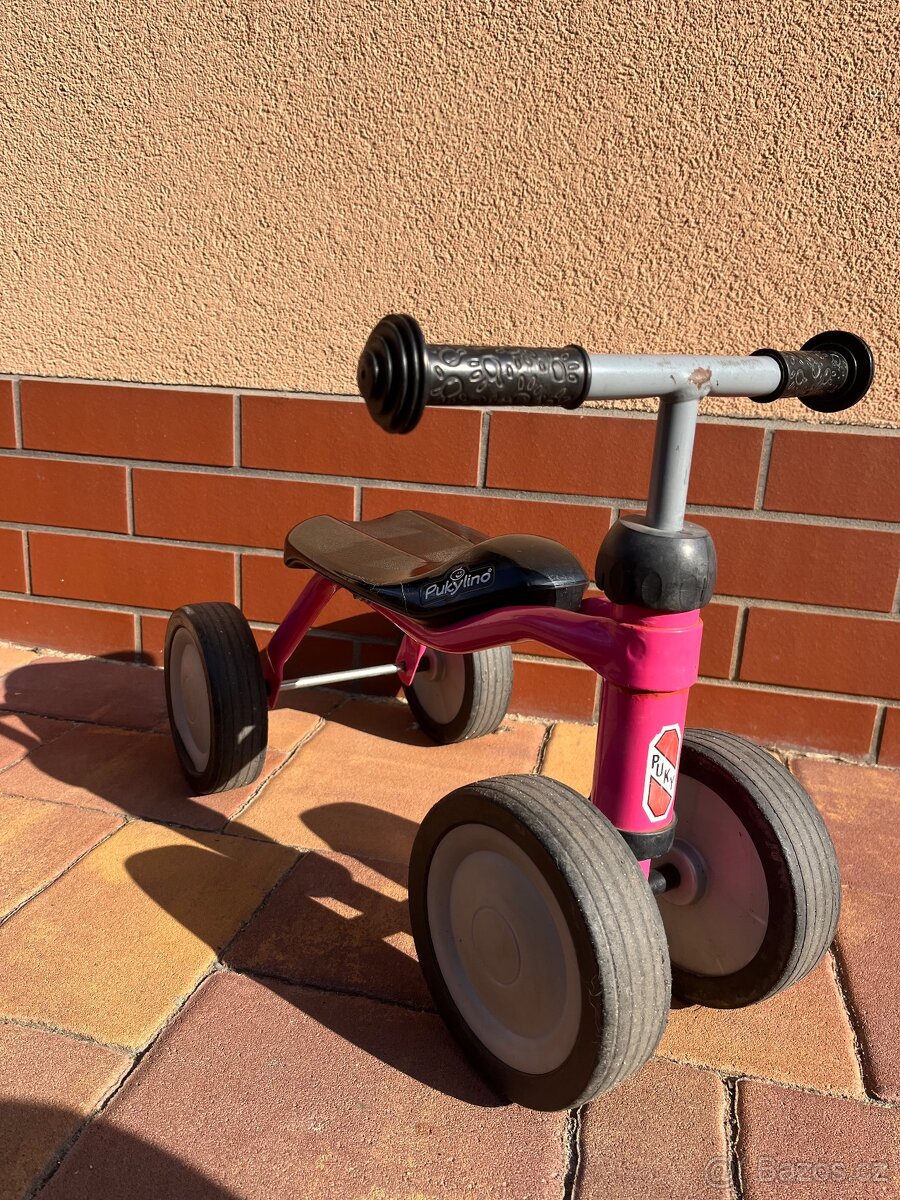 Odrážedlo Pukylino růžové